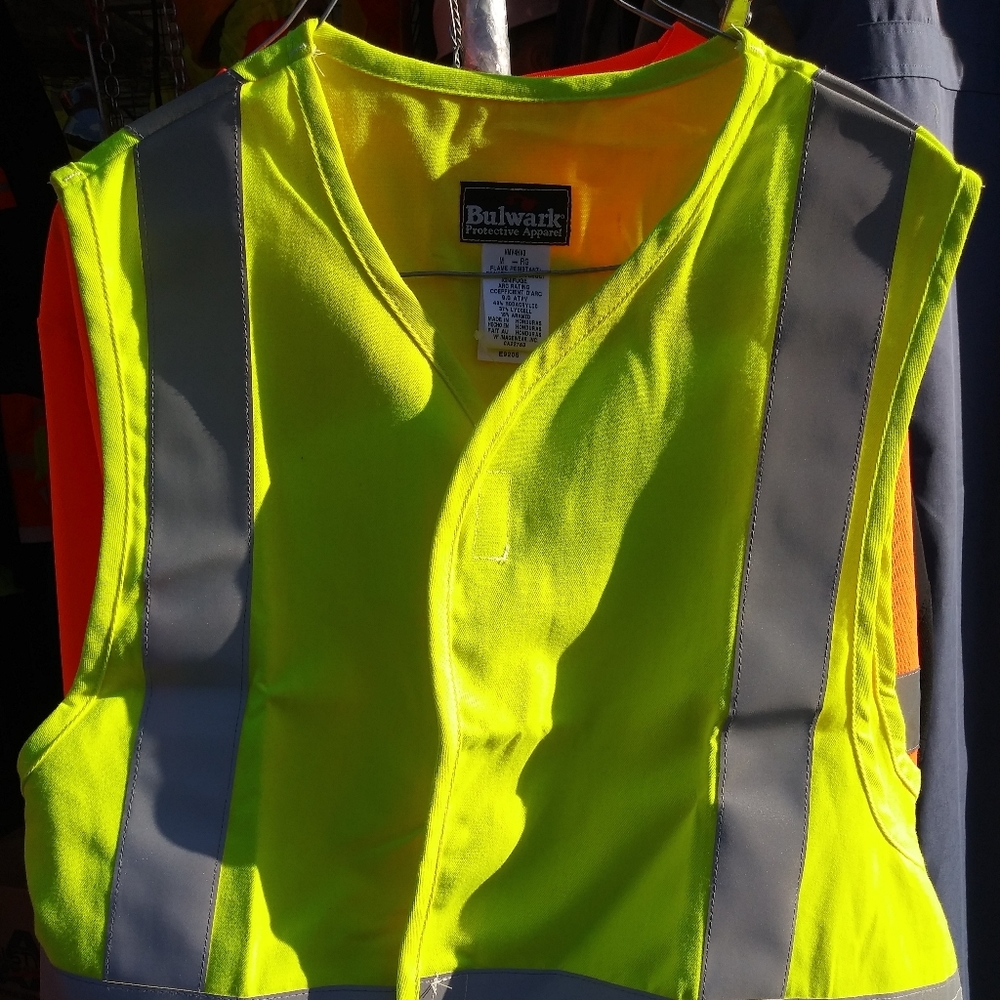 FR vest with reflector